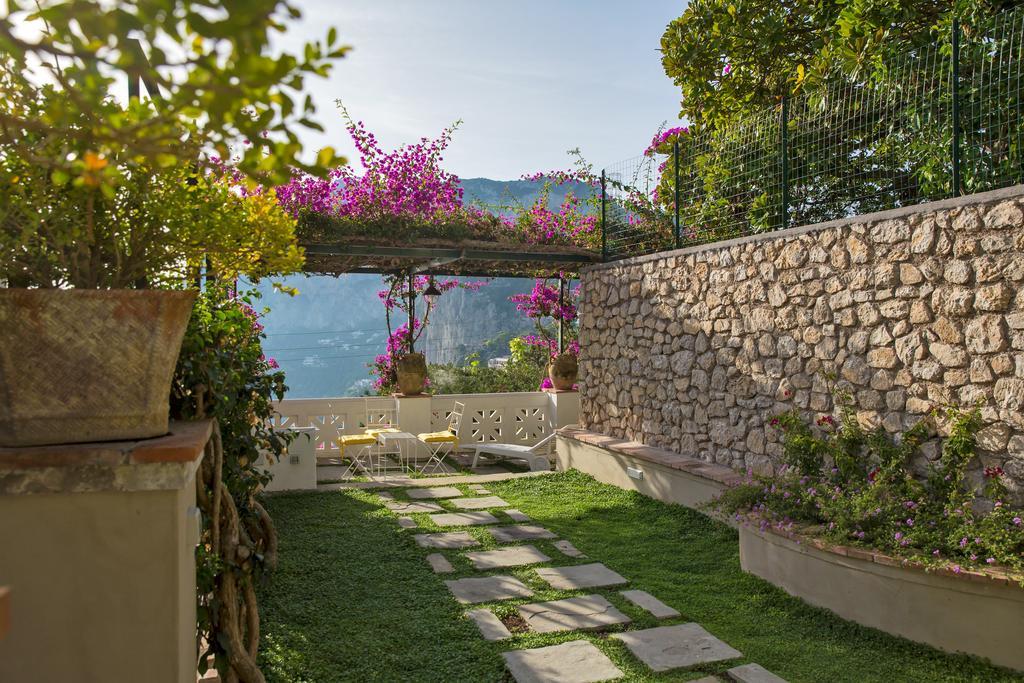 Villa Mariuccia Capri Room photo