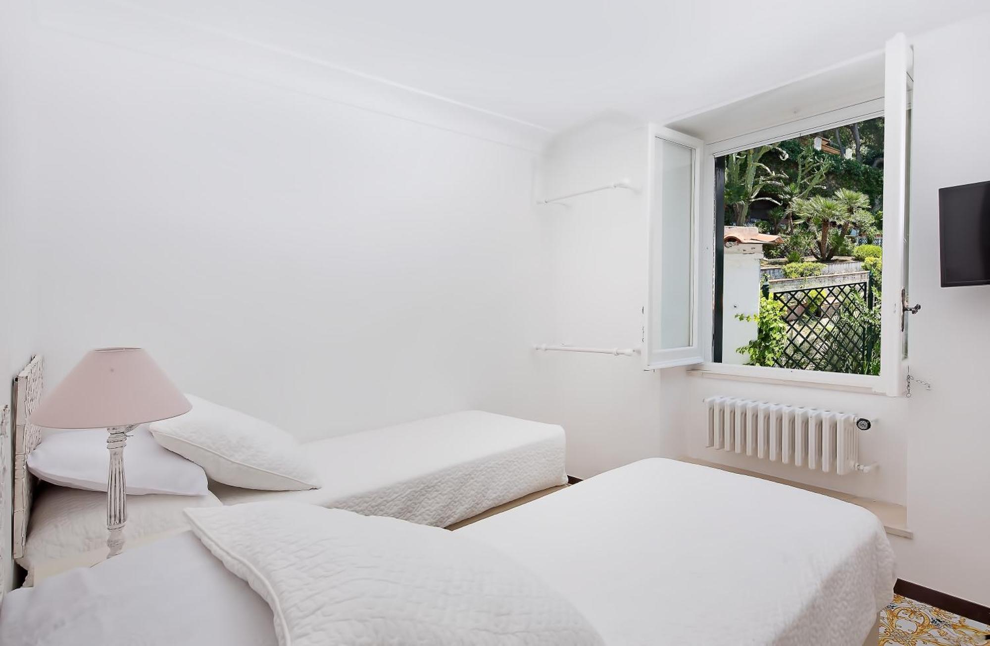 Villa Mariuccia Capri Room photo